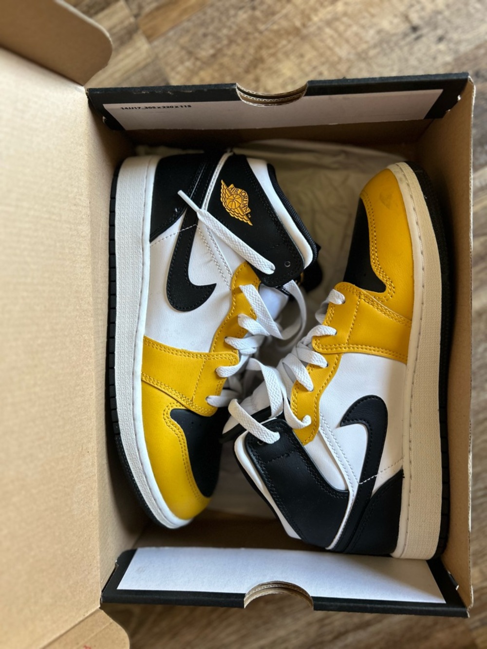 Jordan Kids Sneakers in Yellow, Black & White